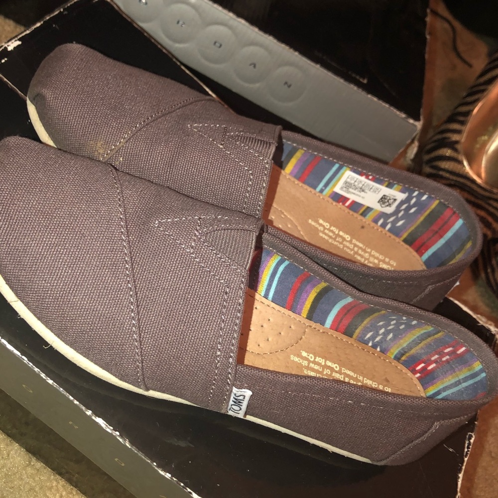 Toms